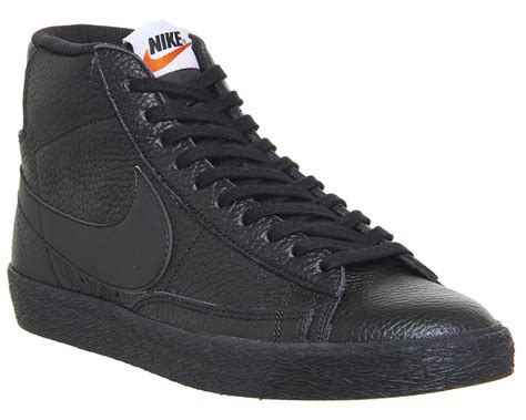 nike blazer all zwart|Nike black blazer low.